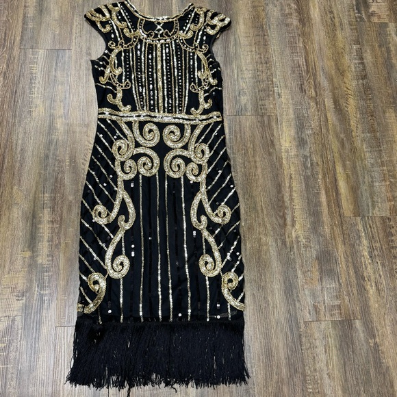 Elegant Black and Gold Mini Dress - Picture 2 of 15